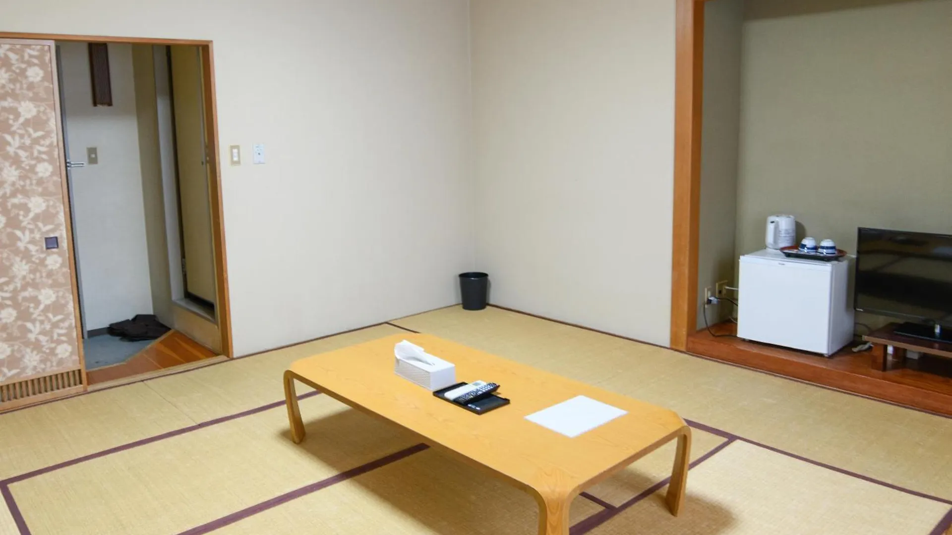 Ryokan Hanaemi Otaru 2*,  Giappone